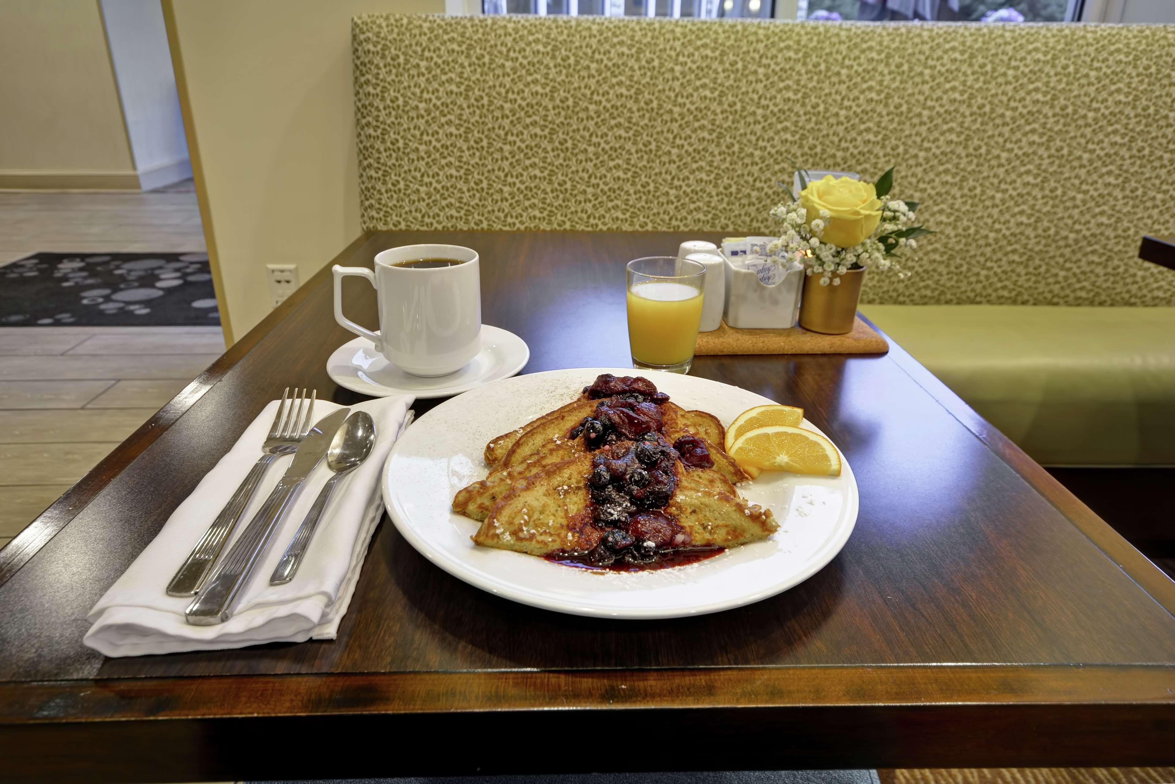 Hilton Garden Inn Форт Коллинс Экстерьер фото