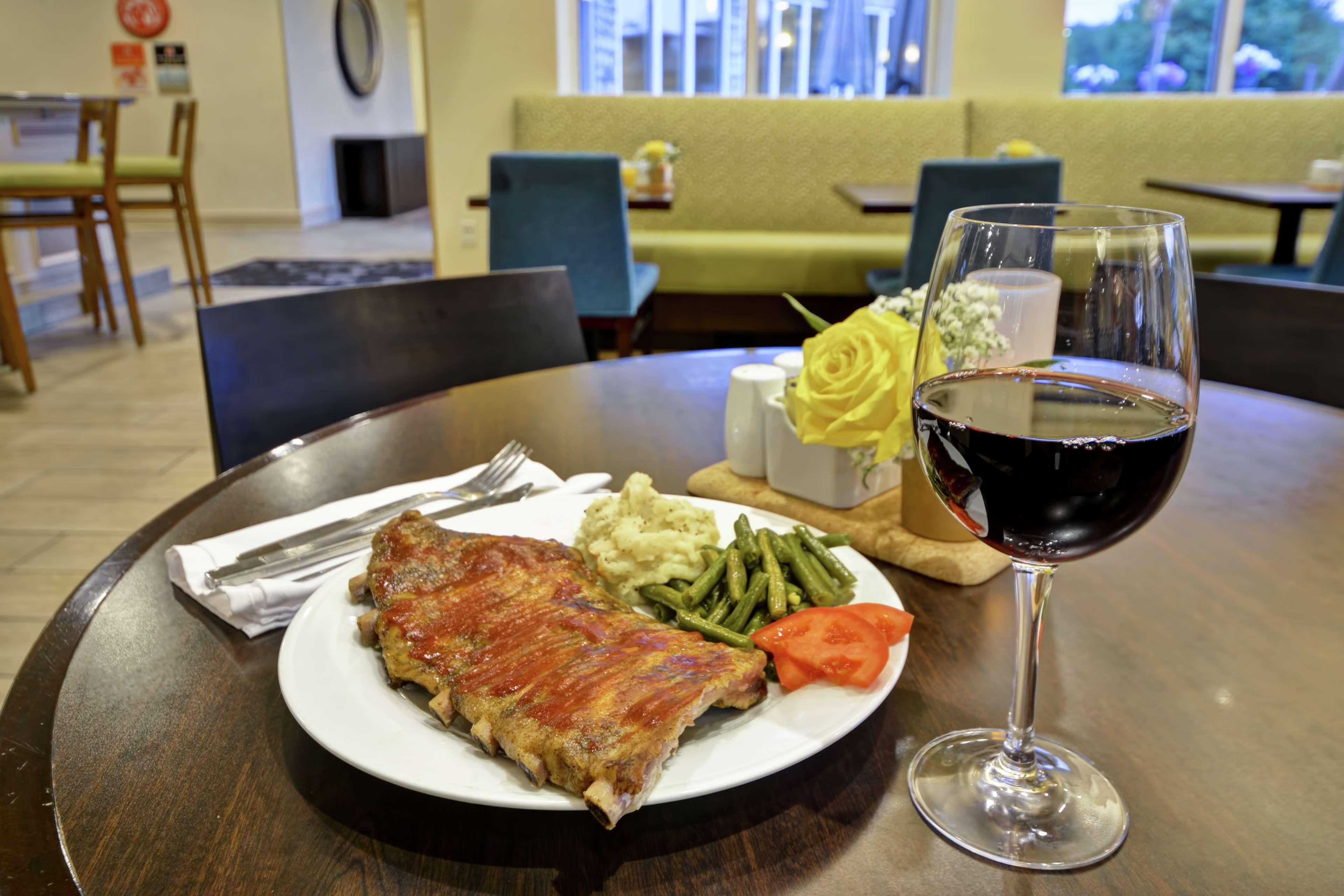 Hilton Garden Inn Форт Коллинс Экстерьер фото